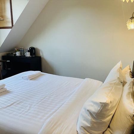 Woodcock Inn Felbridge エクステリア 写真