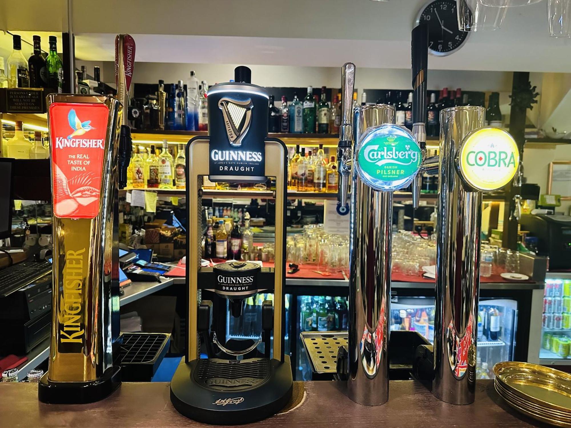 Woodcock Inn Felbridge エクステリア 写真